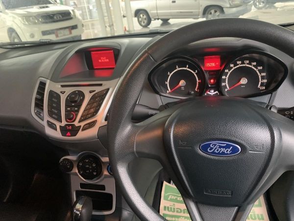 มาไวไปไว รถบ้าน มือเดียว ออกห้าง  Ford Fiesta 2012 รูปที่ 4